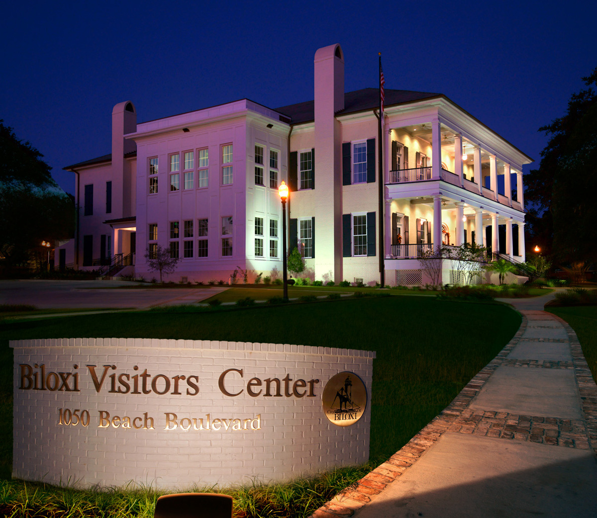 Biloxi Visitors exterior at night